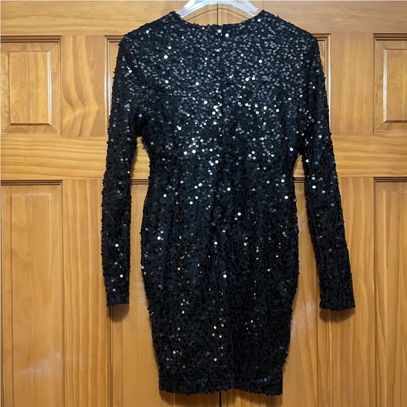 Boohoo Black Deep Plunge Sequined Bodycon Dress Size 8 NWT - Picture 3 of 10